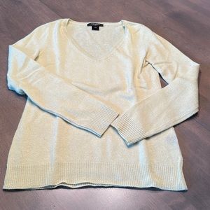 Ann Taylor cashmere v neck sweater. Size XS. excellent condition.